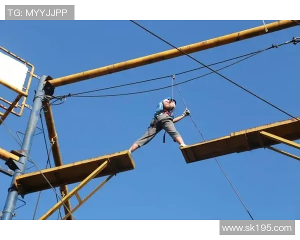 广州攀岩队团队协作创新高共同攀登巅峰展现团结力量