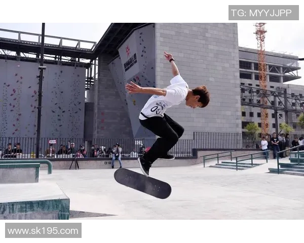 滑板灵活性大比拼北京滑板队荣获第三名展现实力与风采