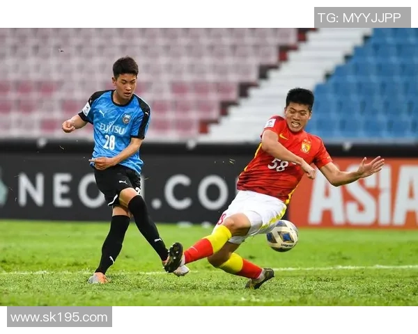 广州足球队实力解析:各队优势与短板全面对比分析 广州足球队实力解析:各队优势与短板全面对比分析