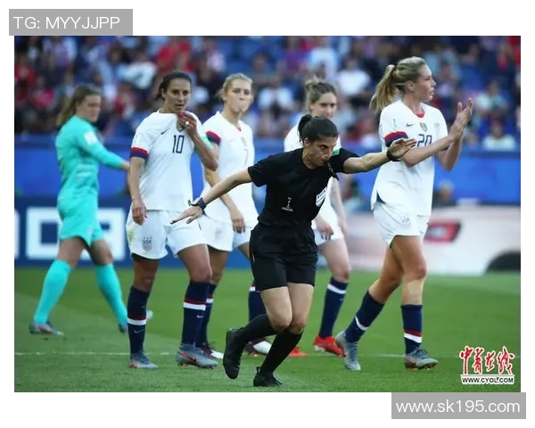 巴西与智利足球赛引发争议球迷对裁判判罚提出质疑