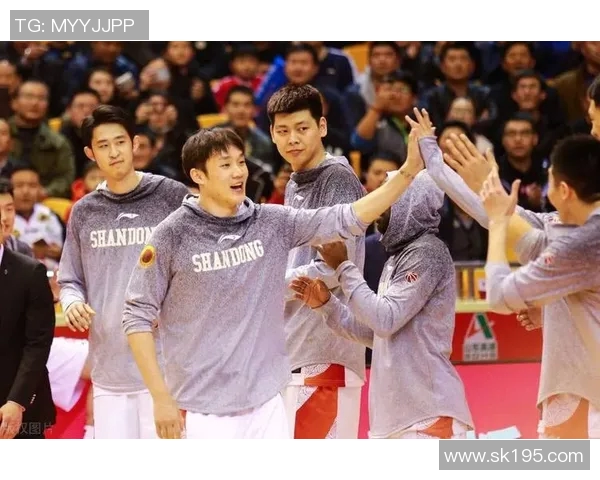 丁彦雨航在对阵山西的比赛中展现出色表现引发球迷热议 丁彦雨航在对阵山西的比赛中展现出色表现引发球迷热议