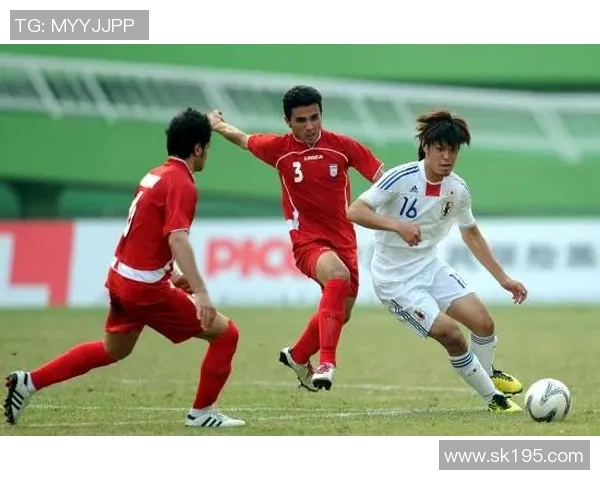 日本与伊朗足球比赛现场直播全程回顾与精彩瞬间分析