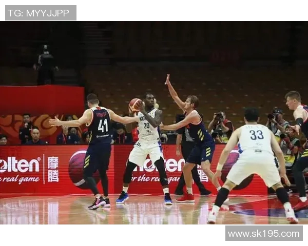 昨晚中国男篮与俄罗斯队激战正酣精彩瞬间回顾与赛后分析