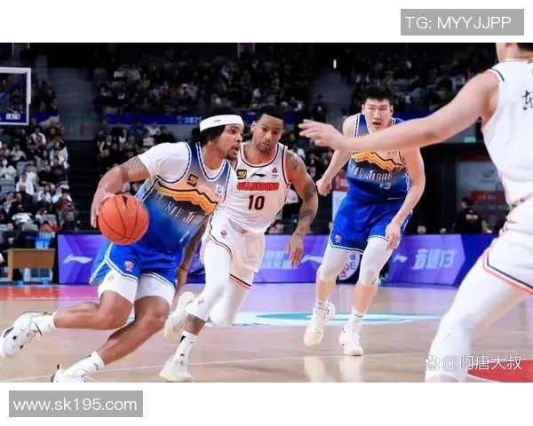 CBA广东队与新疆队最新对决分析及赛后精彩瞬间回顾