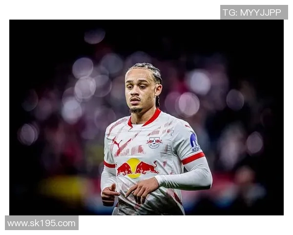 哈维西蒙斯的崛起与未来展望：年轻球员如何改变足球格局