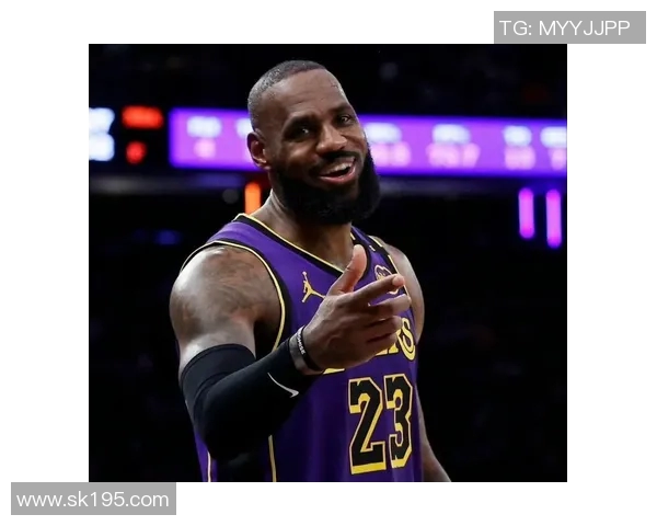 詹姆斯与雷霆的12年对决回顾:传奇球星的巅峰时刻与精彩瞬间 詹姆斯与雷霆的12年对决回顾:传奇球星的巅峰时刻与精彩瞬间