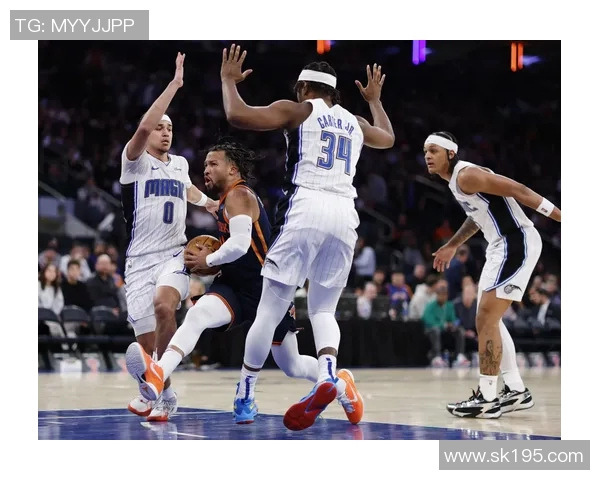 快船与勇士激战正酣NBA赛场巅峰对决引发球迷热潮 快船与勇士激战正酣NBA赛场巅峰对决引发球迷热潮