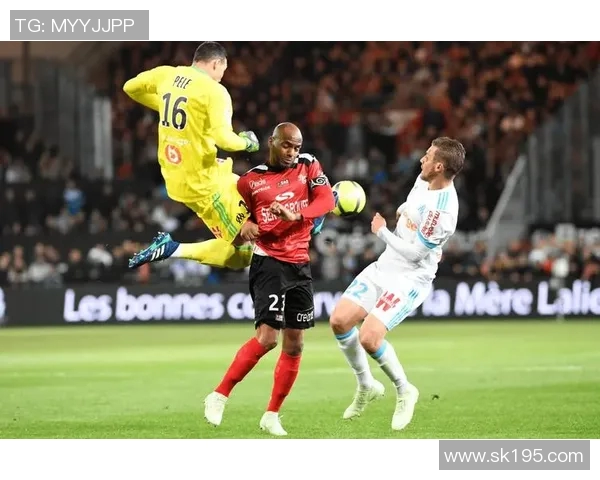 梅斯主场迎战阿雅克GFCO争夺法乙联赛关键三分的激烈对决